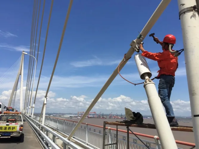 重庆公路桥索力监测现场