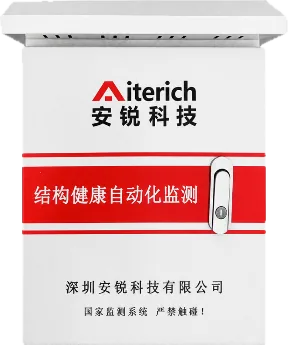 电气控制箱门体正面,含红色结构健康自动化监测标识