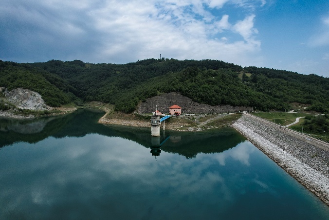 水库大坝水位监测场景